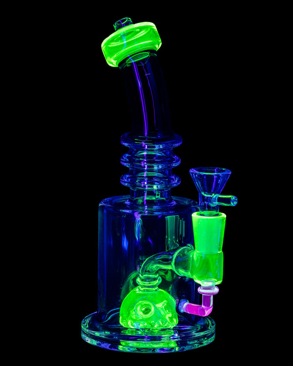 Green UV Reactive Glass